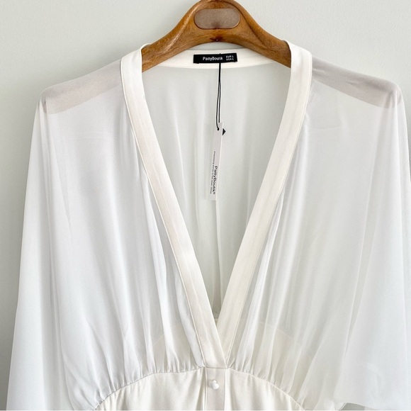 PattyBoutik Cream Sheer V-Neck Top Size Large NWT - Picture 2 of 5